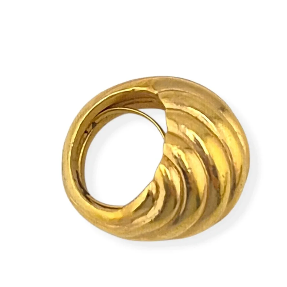 Vintage Crown Trifari Croissant Dome Ring Gold Tone Adjustable Sz 4.5-6.5 Ribbed